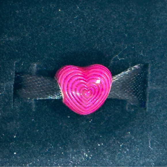 🎉Authentic🎉 Pandora “Mama” Charm - Picture 2 of 7